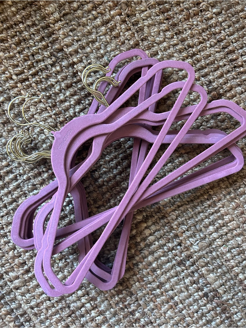 Pink Velvet Hangers (20)